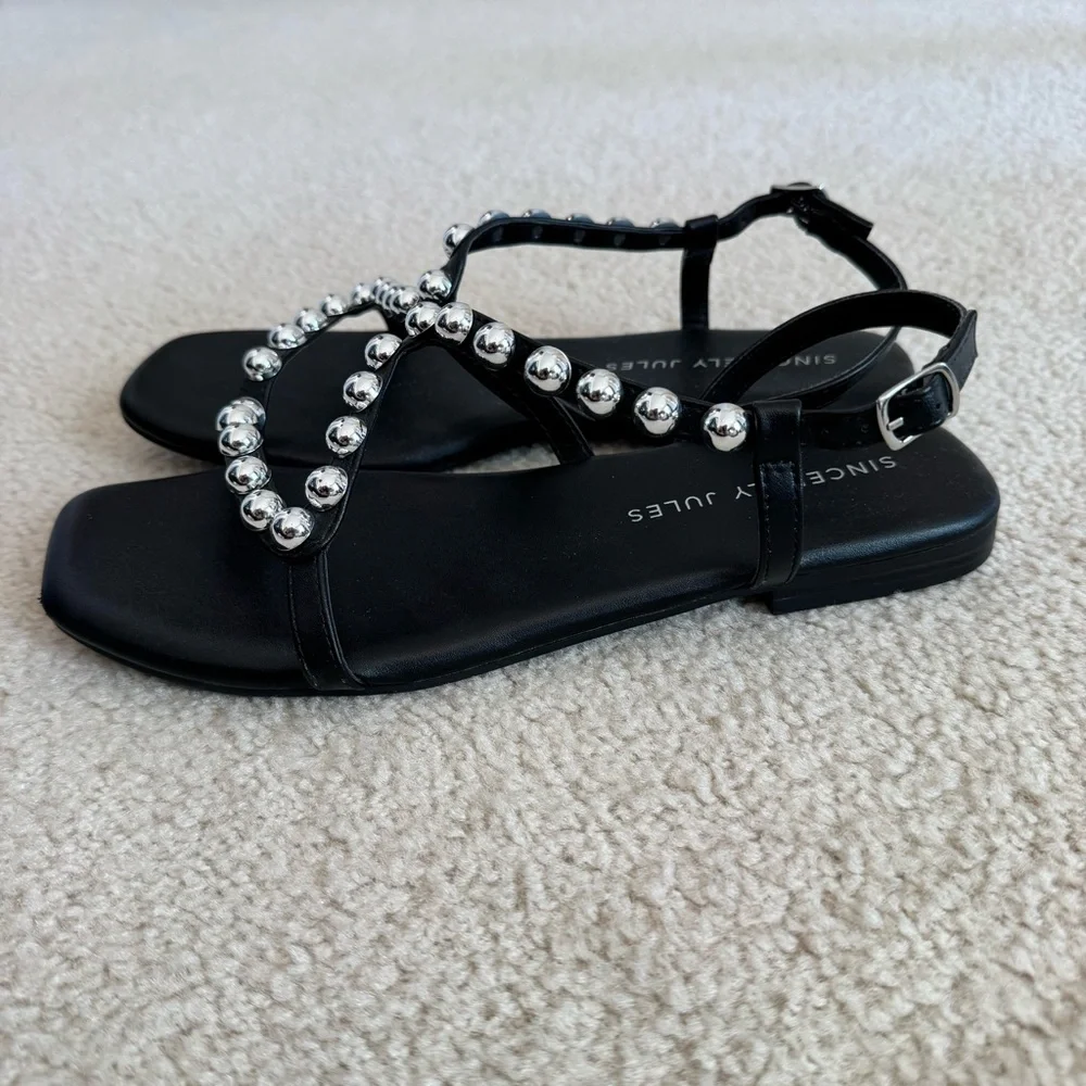 Sincerely Jules “Happiness” Silver Studded Black Flat Sandals Cushioned Size 9 - Picture 6 of 8